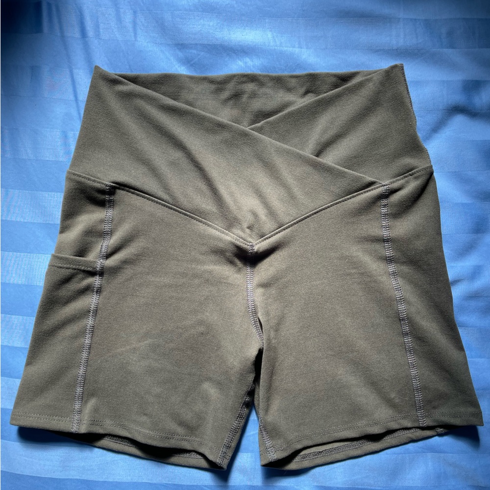 EVCR Workout Shorts for Women Cross Waist